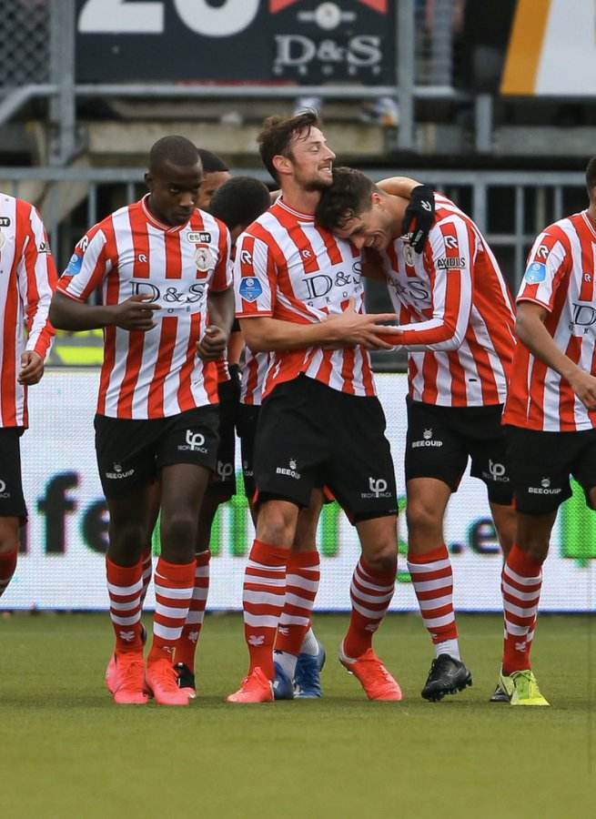 对年轻球员 对年轻球员